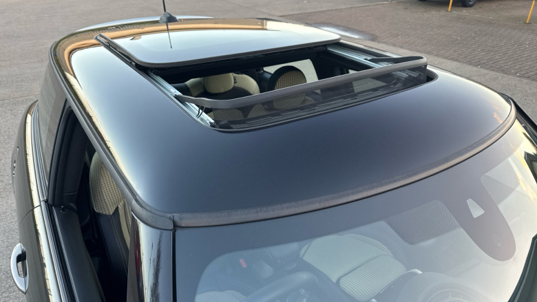 MINI Hatchback 135kW Cooper S Resolute Edition 33kWh 3dr Auto Electric Hatchback